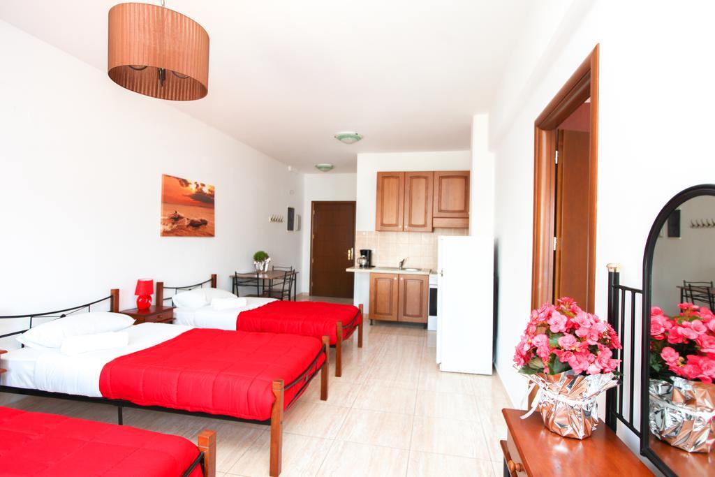 Kallisti Apartments Szkiáthosz Szoba fotó