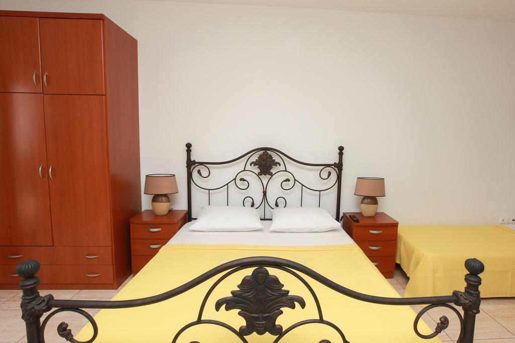 Kallisti Apartments Szkiáthosz Szoba fotó