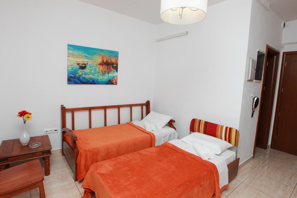 Kallisti Apartments Szkiáthosz Szoba fotó